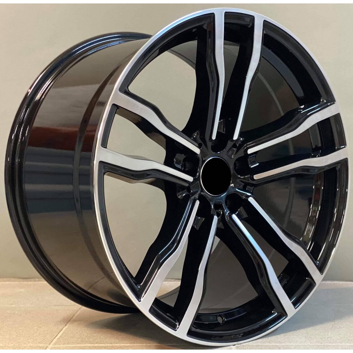BMW Style 588 10x20 5x120 ET40 Black Face Machined