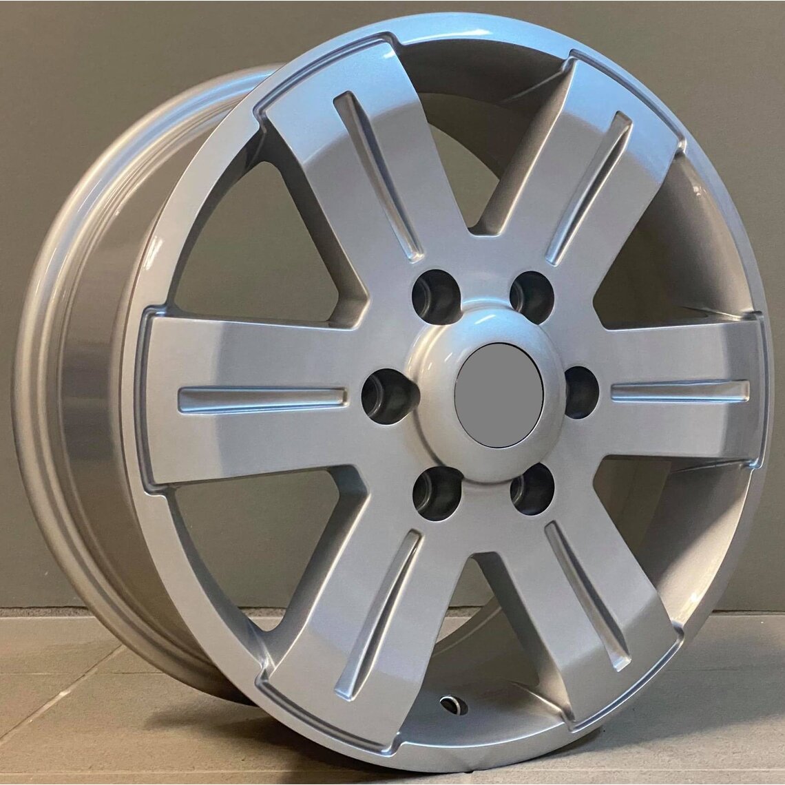 Van Style 562 7x16 6x130 ET55 Silver