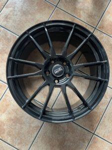 E.M aftemarket 106 18x8 5X100 et35 ΜΑΥΡΟ ΓΥΑΛΙΣΤΕΡΟ